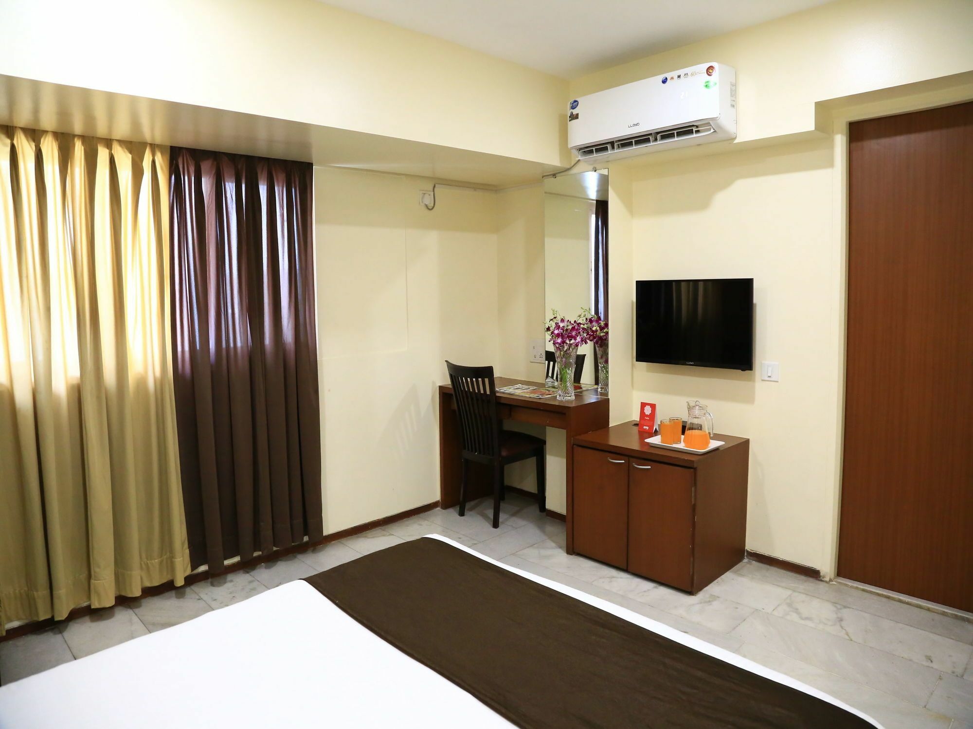 Hotel Oyo 13771 Executive Residency Púna Exteriér fotografie